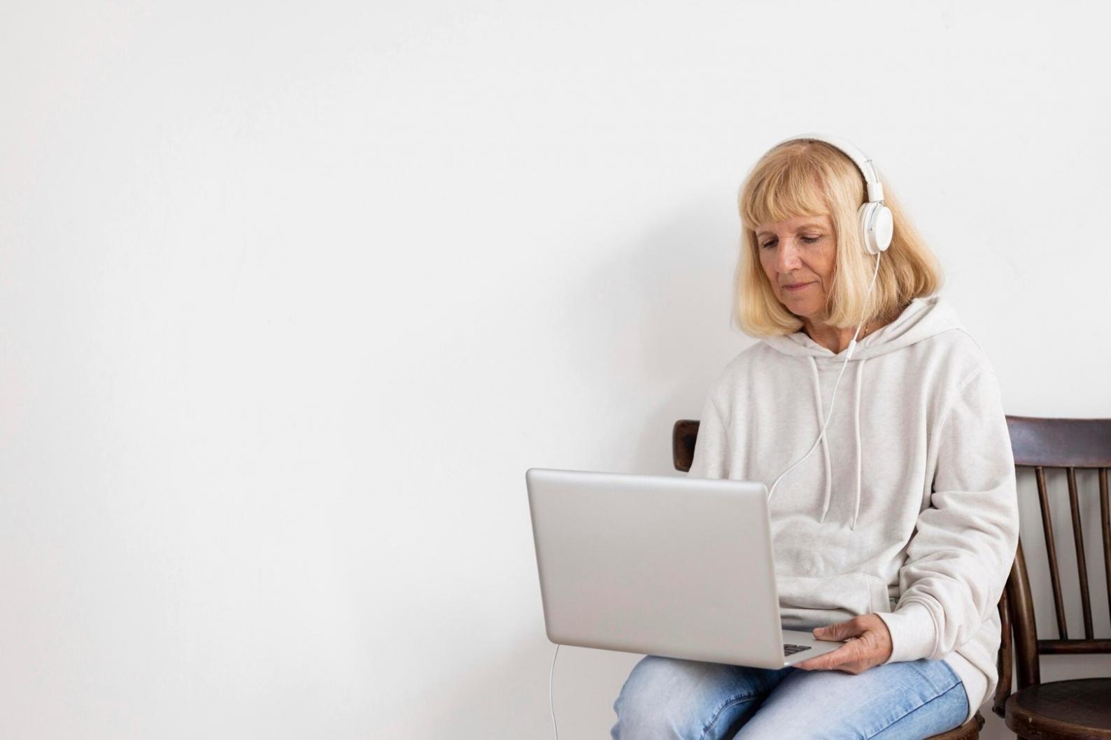 Espace de travail calme propice à la réflexion personnelle